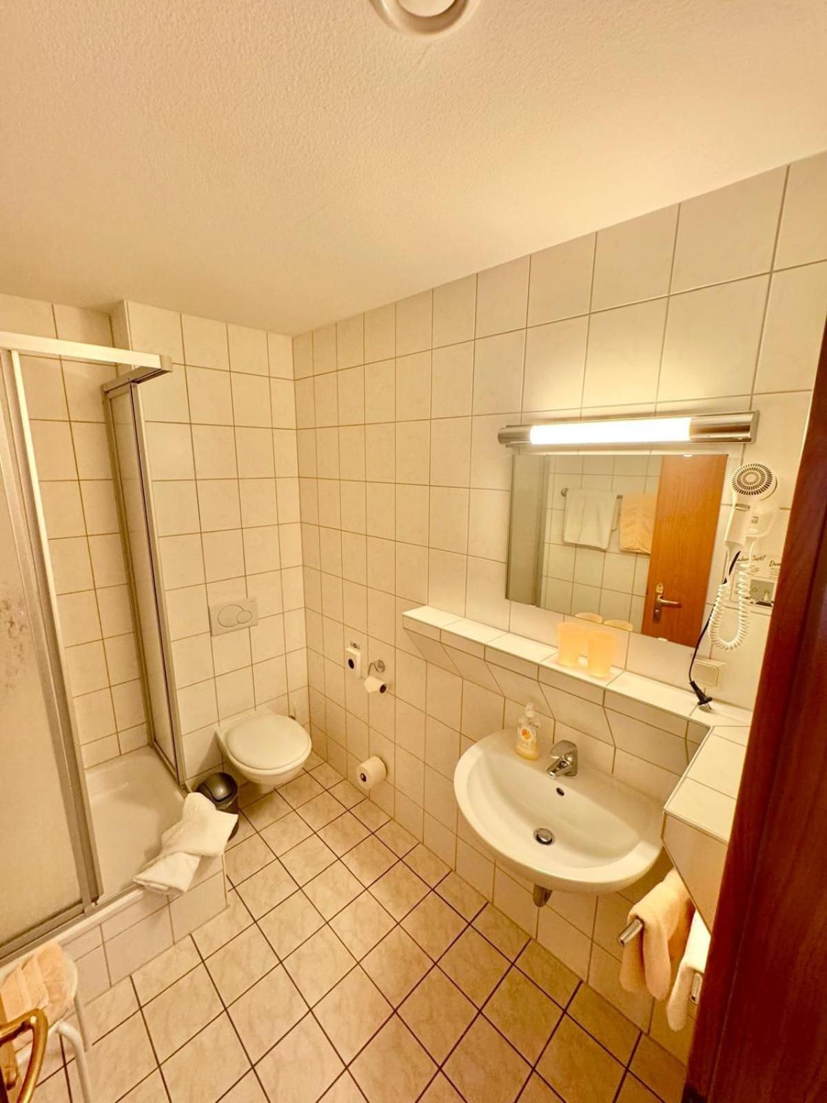 Pension Alter Kutschenbauer Wernigerode Esterno foto