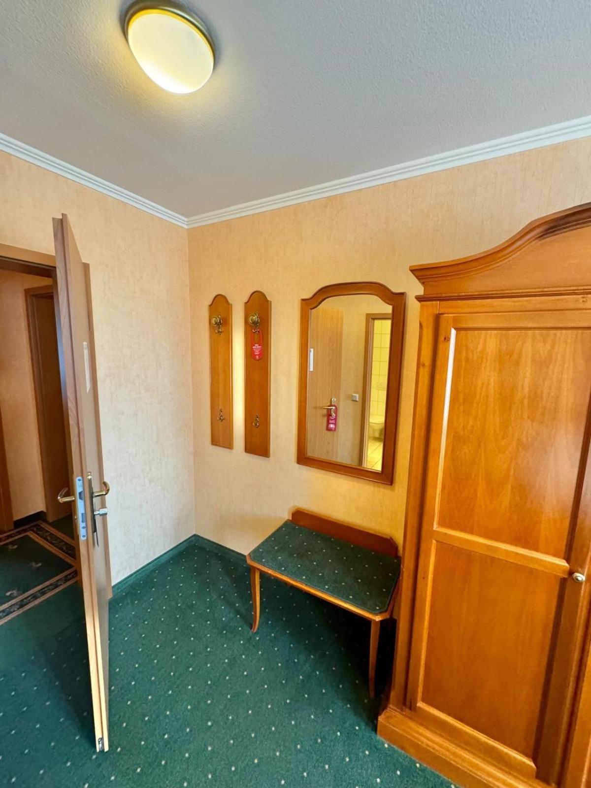 Pension Alter Kutschenbauer Wernigerode Esterno foto